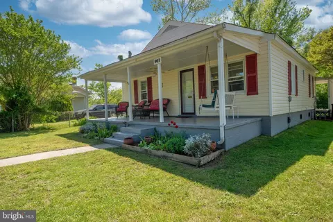 901 Bancroft Ave, Colonial Beach, VA 22443