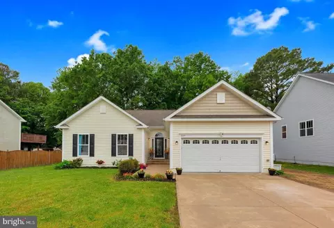 225 Dogwood Ave, Colonial Beach, VA 22443