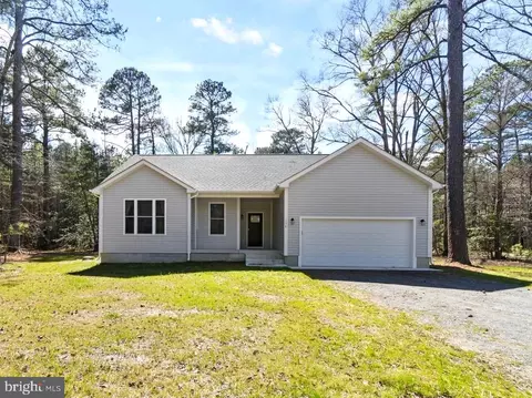 136 Lighthouse Ln, Montross, VA 22520