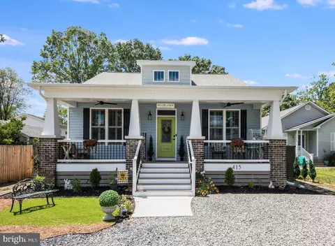 415 Lossing Ave, Colonial Beach, VA 22443