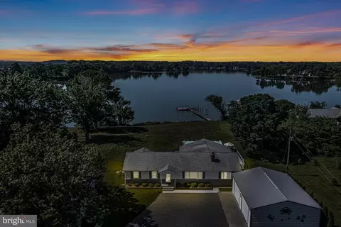 282 Cherry Orchard Ln, Montross, VA 22520