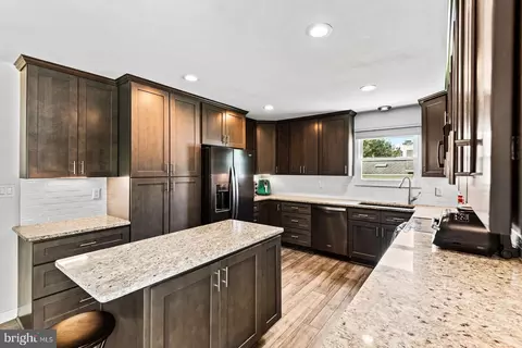 219 Mimosa Ave, Colonial Beach, VA 22443