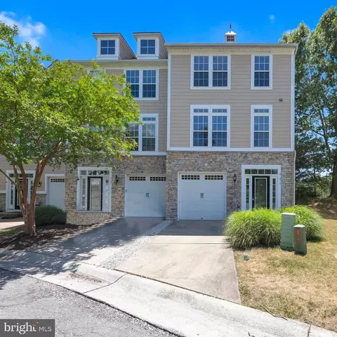 414 Monroe Pt, Colonial Beach, VA 22443