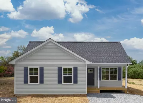 224 Latane Dr, Colonial Beach, VA 22443