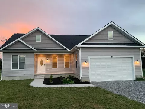 283 Woodland Dr, Montross, VA 22520