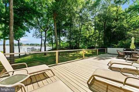 732 Quiet Harbor Dr, Hague, VA 22469