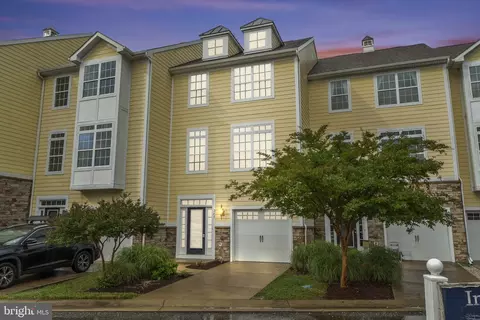 205 Monroe Point Dr, Colonial Beach, VA 22443