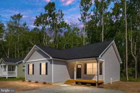 319 Azure Dr, Colonial Beach, VA 22443