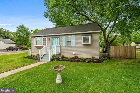 300 Mimosa Ave, Colonial Beach, VA 22443