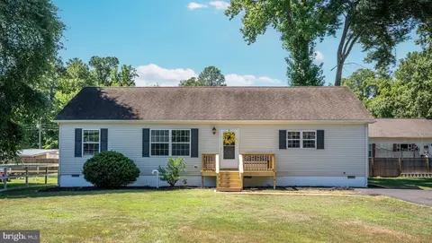 363 Monroe Dr, Colonial Beach, VA 22443