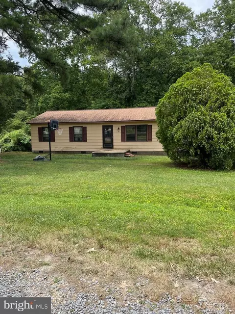 36 Stratford Dr, Colonial Beach, VA 22443