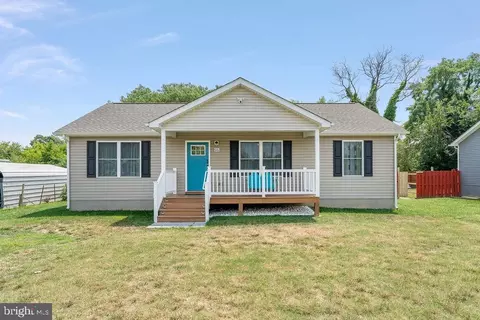 616 Franklin St, Colonial Beach, VA 22443