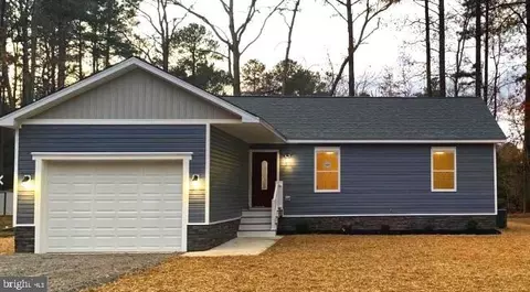 110 Lee St, Colonial Beach, VA 22443