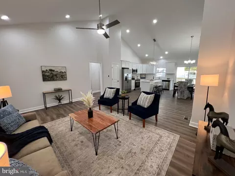 270 Ferry Lndg, Colonial Beach, VA 22443
