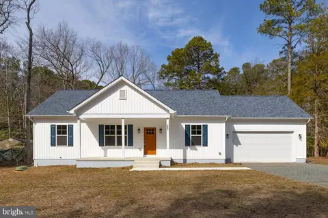 157 N Glebe Rd, Montross, VA 22520
