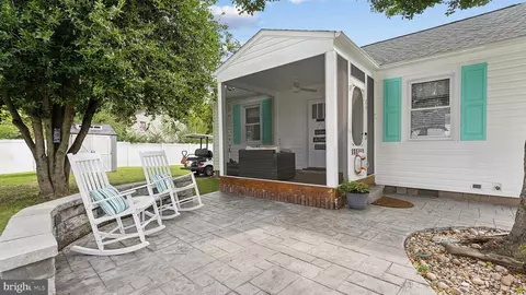 25 Maryland Ave, Colonial Beach, VA 22443