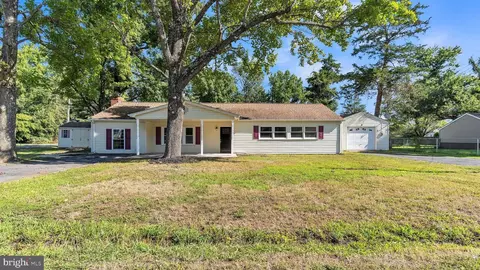 58 Monroe Dr, Colonial Beach, VA 22443