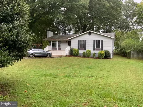 236 Cedar Ave, Colonial Beach, VA 22443