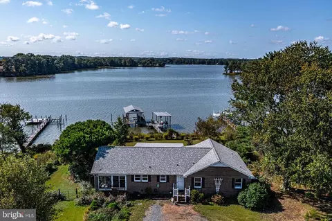 244 Cherry Orchard Ln, Montross, VA 22520