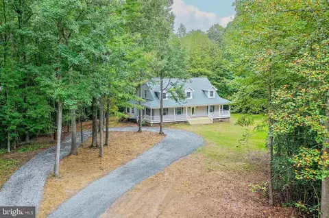 14277 Kings Hwy, Montross, VA 22520