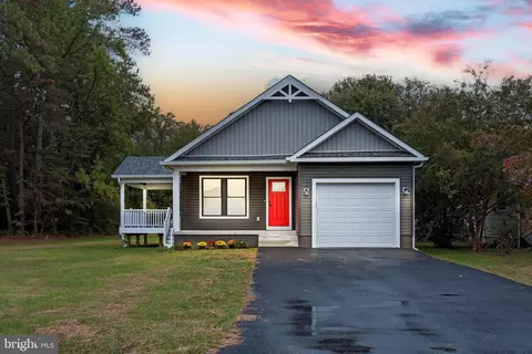 302 Woodland Dr, Montross, VA 22520