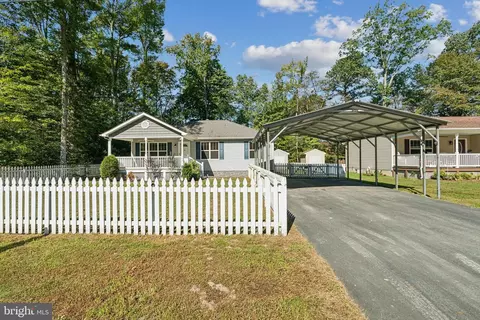 163 Nicholson Dr, Colonial Beach, VA 22443 photo 2