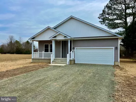 144 Shorewood Dr, Colonial Beach, VA 22443