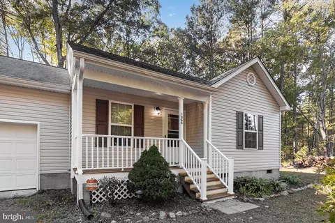 1065 Lakeview Dr, Colonial Beach, VA 22443 photo 3