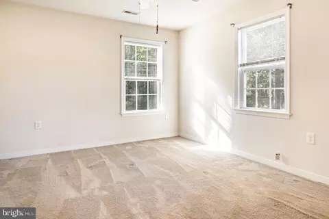 1065 Lakeview Dr, Colonial Beach, VA 22443 photo 11