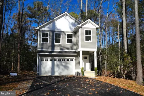 203 Shorewood Dr, Colonial Beach, VA 22443
