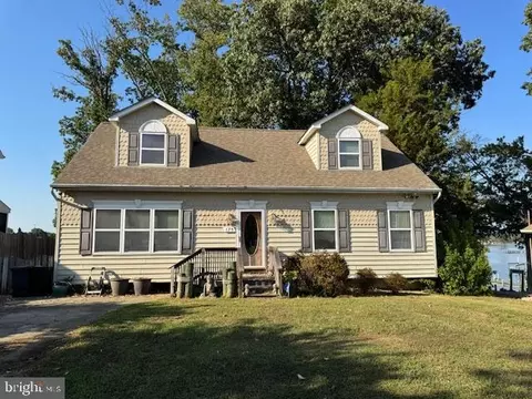 175 Mattox Ave, Colonial Beach, VA 22443