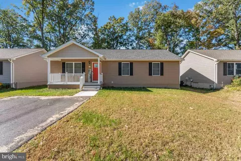 65 Oak Ln, Colonial Beach, VA 22443