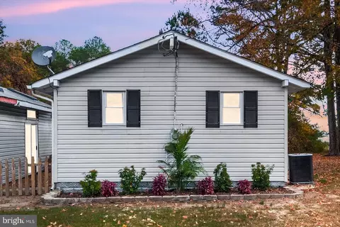 120 Santa Anita Dr, Colonial Beach, VA 22443