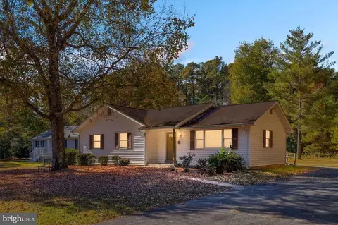 61 Beacon Ct, Montross, VA 22520