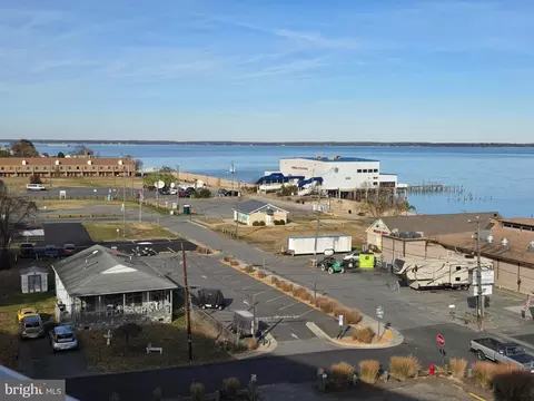 103 Irving Ave #502, Colonial Beach, VA 22443
