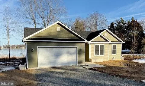 1224 Shore Dr, Colonial Beach, VA 22443