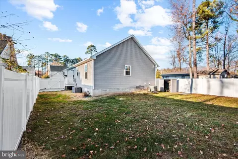 Exterior - 308 3rd St, Colonial Beach, VA 22443 photo 7 of 9