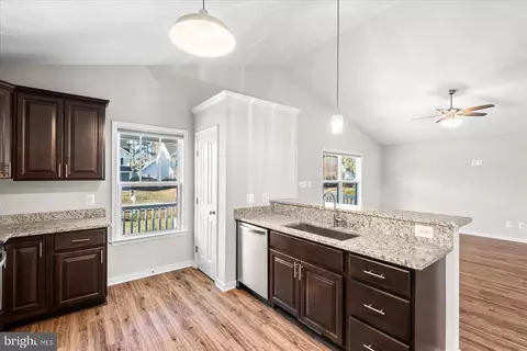 Entry Way - 308 3rd St, Colonial Beach, VA 22443 photo 5 of 6