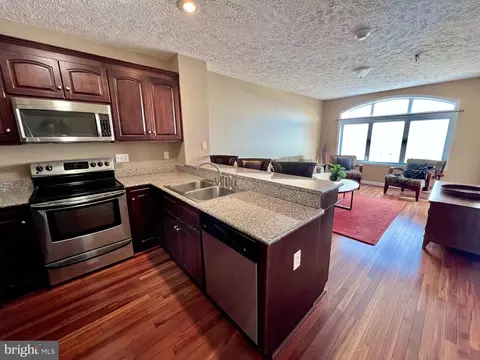 100 Taylor St #506, Colonial Beach, VA 22443