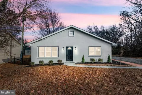 567 Mattox Ave, Colonial Beach, VA 22443