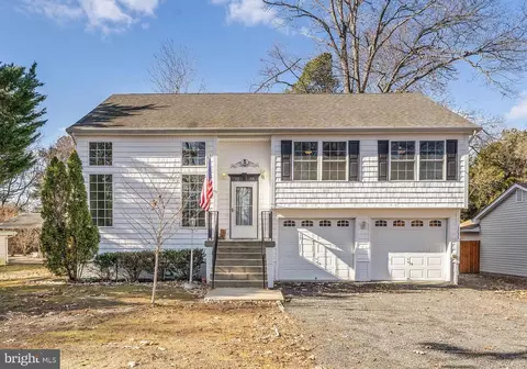 1233 Holly Vista Dr, Colonial Beach, VA 22443