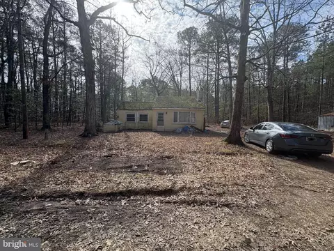 103 Hazel Dr, Hague, VA 22469