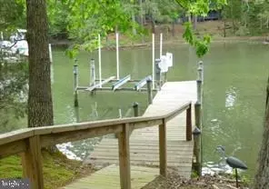 200 Parrish Loop, Montross, VA 22520
