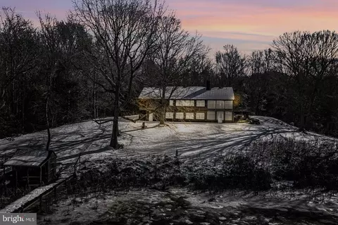 555 Fithians, Hague, VA 22469