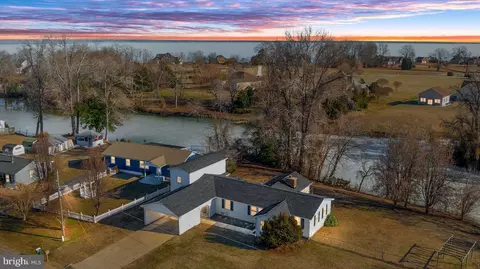 229 Blackwell Rd, Colonial Beach, VA 22443
