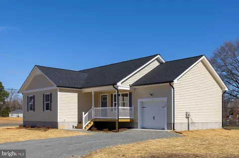 13 Latane Dr, Colonial Beach, VA 22443