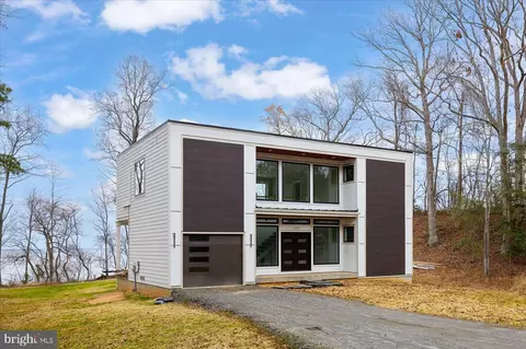 1329 N Independence Dr, Montross, VA 22520