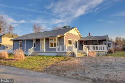 1002 Marshall Ave, Colonial Beach, VA 22443