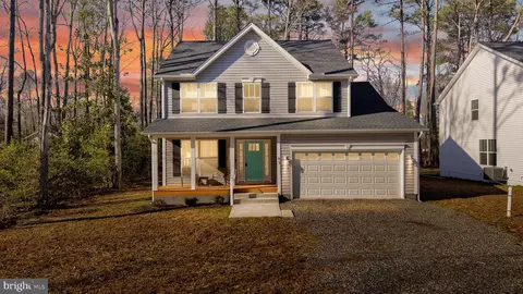 83 Laurel Ln, Colonial Beach, VA 22443