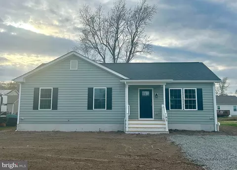 65 Columbia Rd, Colonial Beach, VA 22443